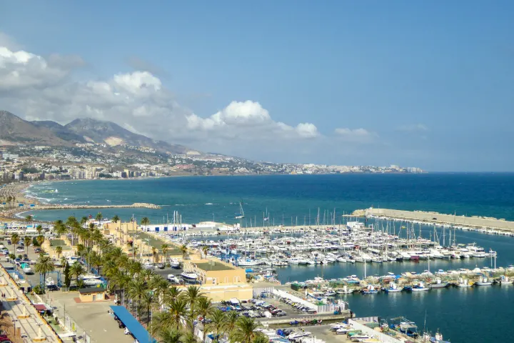 Puerto deportivo y bahía de Fuengirola