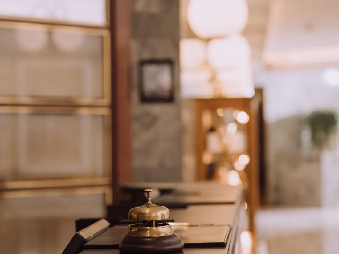 Mostrador de recepción de un hotel